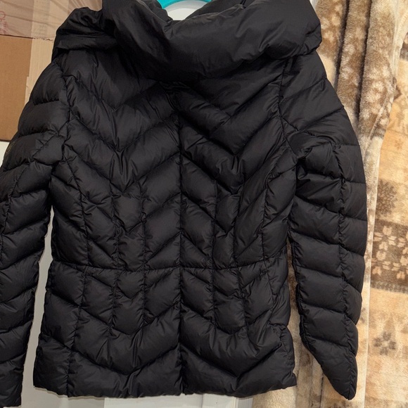 Michael Kors Black Quilted Hooded Packable Puffer Jacket with Gold Hardware - Picture 4 of 5